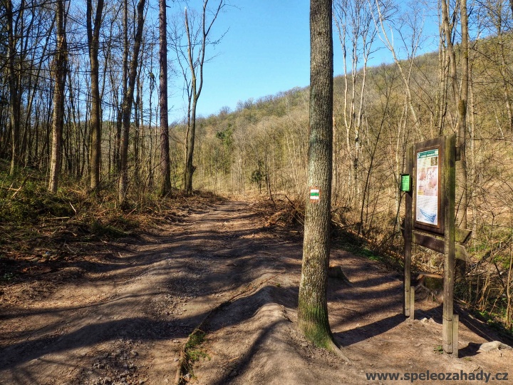 Moravský kras, Údolí Říčky, Švédův stůl - foto Kamil Pokorný